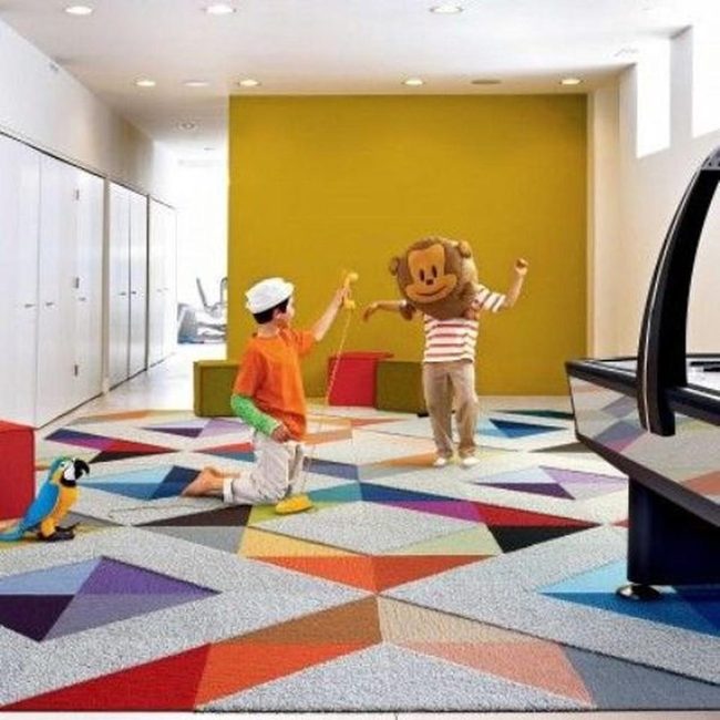 Yellow Walls, Geometric Play