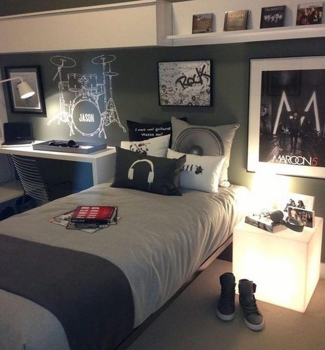 Dark Walls, Musical Dreams