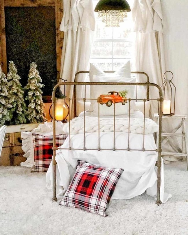 Flocked Trees, Plaid, Chunky Knits