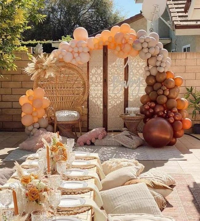Brown Balloon Garden Retreat