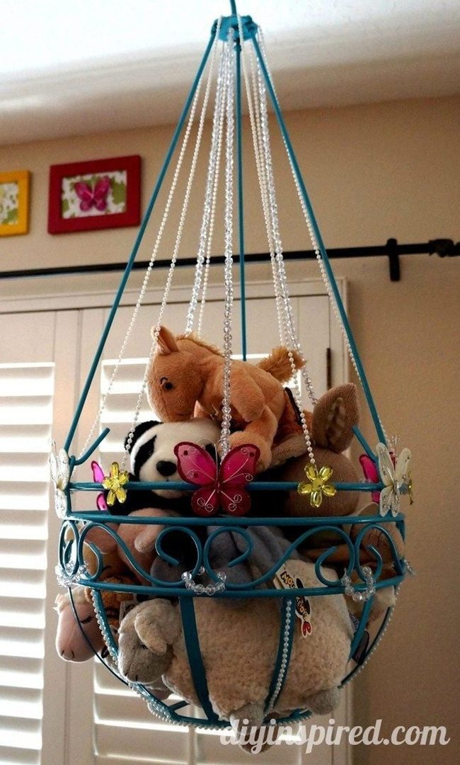 Macramé Knots Hold Stuffed Animals