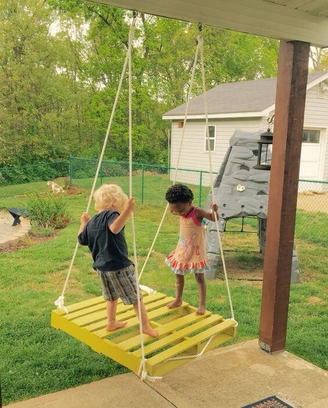 Wooden Pallet Hanging Swing