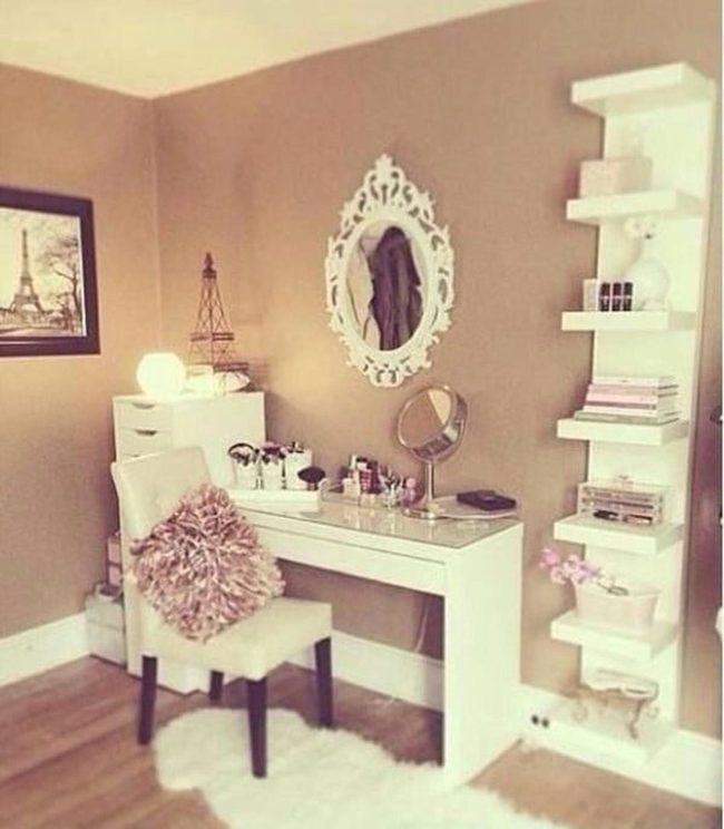 Victorian Mirror With Parisian Touches