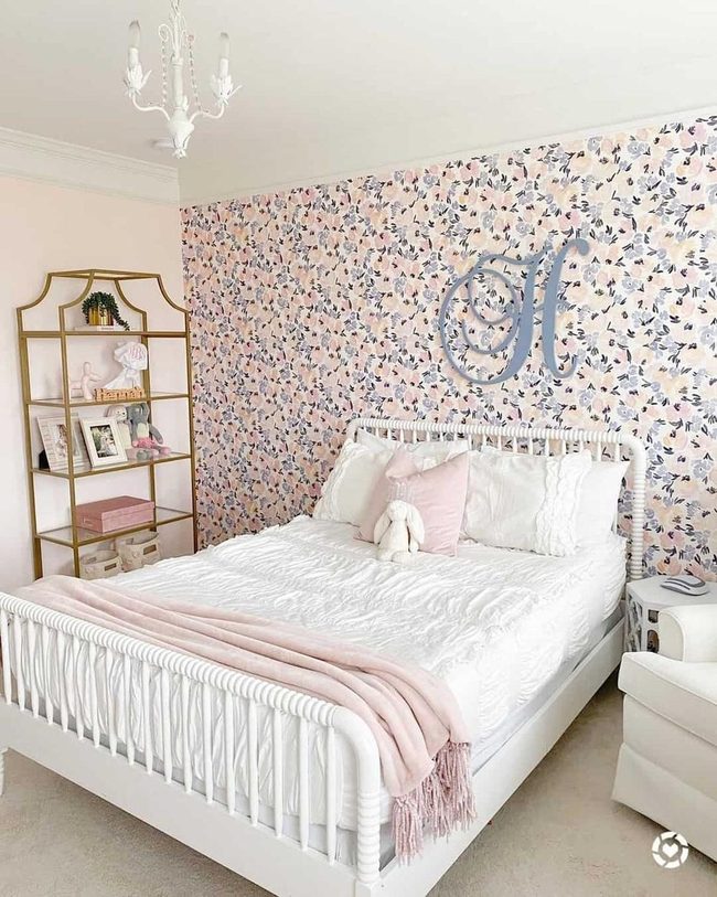 White Spindle Bed Pink Periwinkle Walls