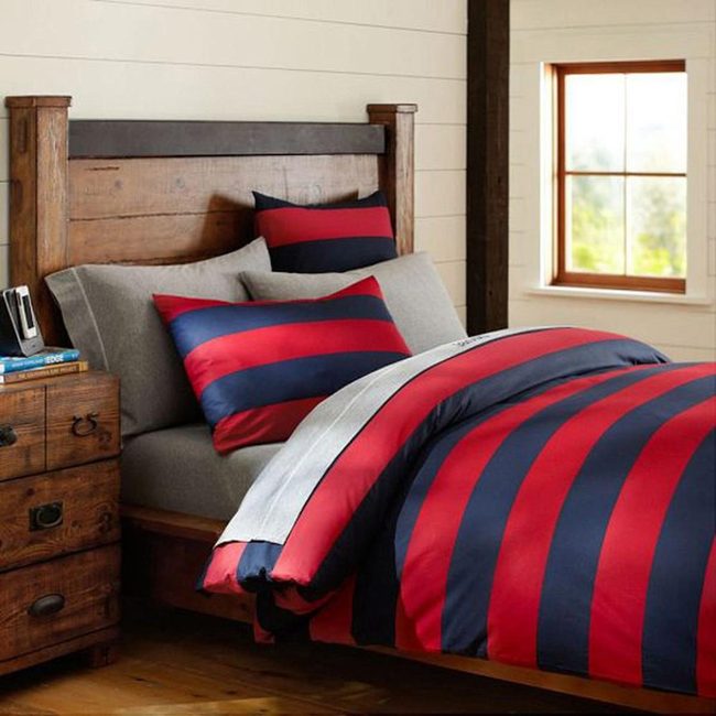 Navy Red Striped Bedroom Statement