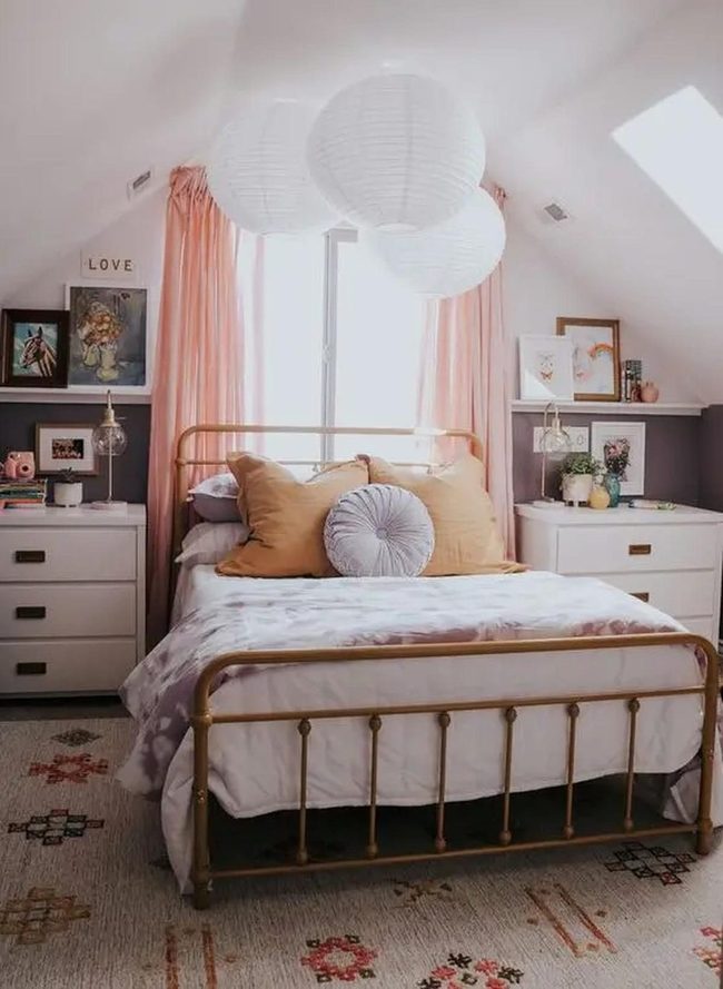Gold Bed, Pink Dreams