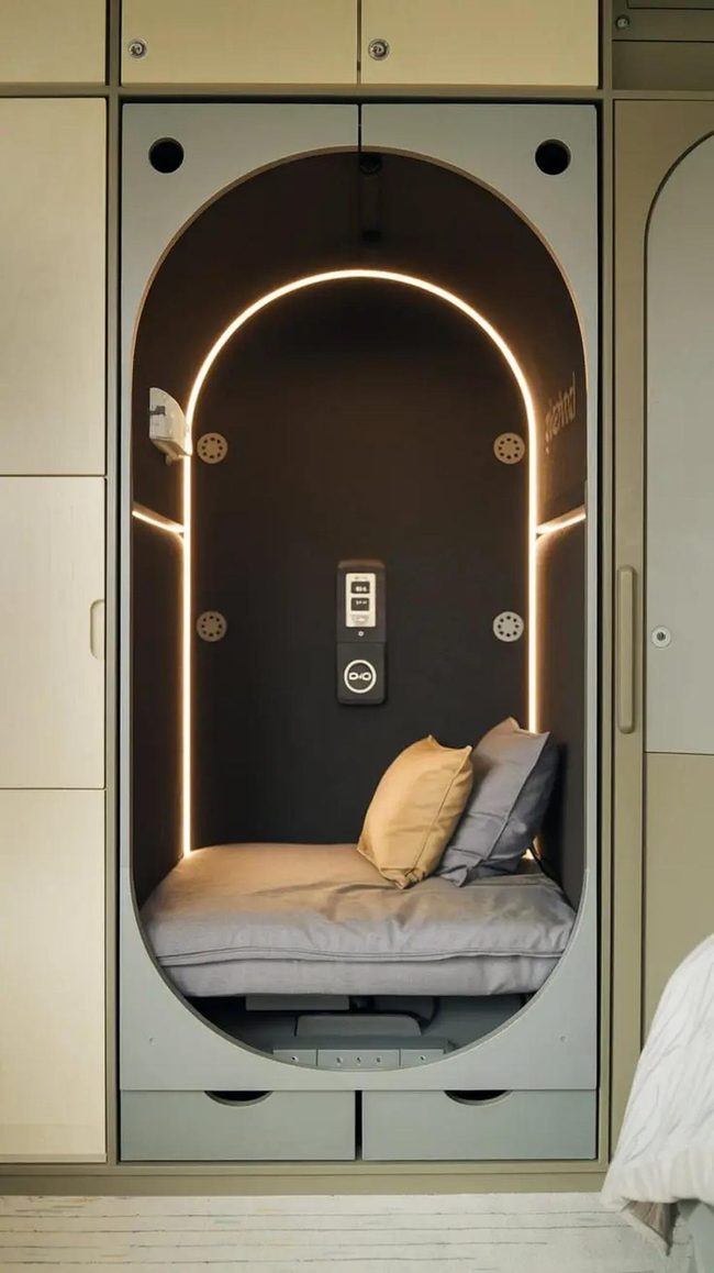 Black Soundproof Sleep Pods