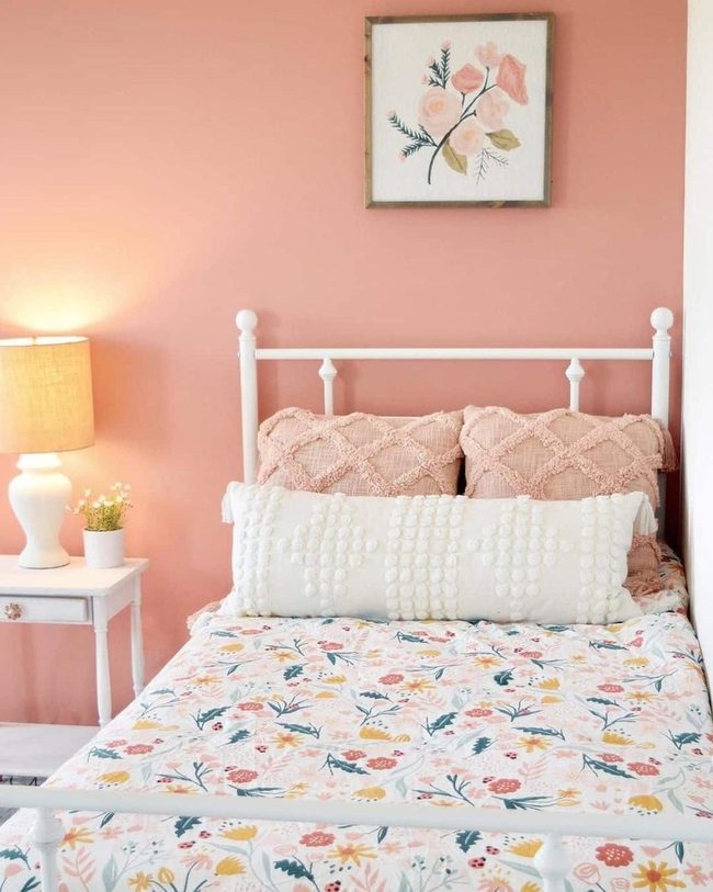 Peach Walls With Floral Layers