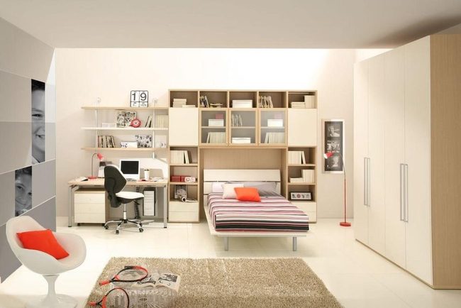 Orange Striped Bedroom Escape