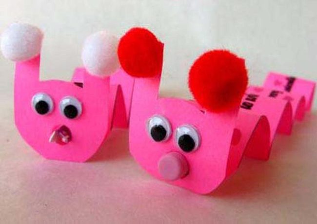 Paper Fold Googly-Eyed Inchworm