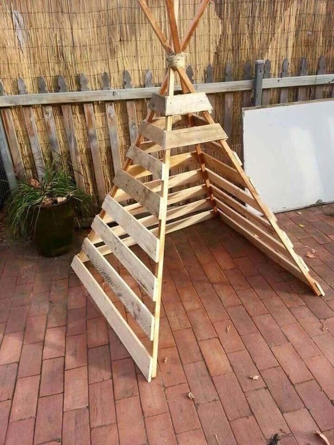 Wooden Pallet Teepee