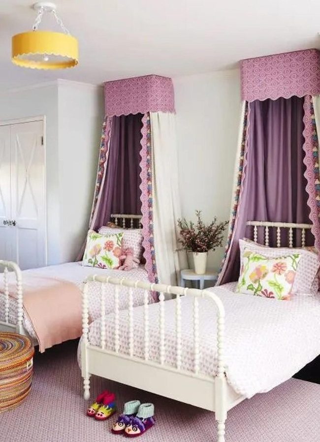 White Spindle Beds, Pink Dreams