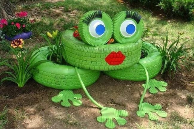 Rubber Tire Garden Frog