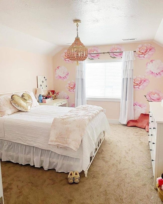 Pink Floral Bedroom Ruffles