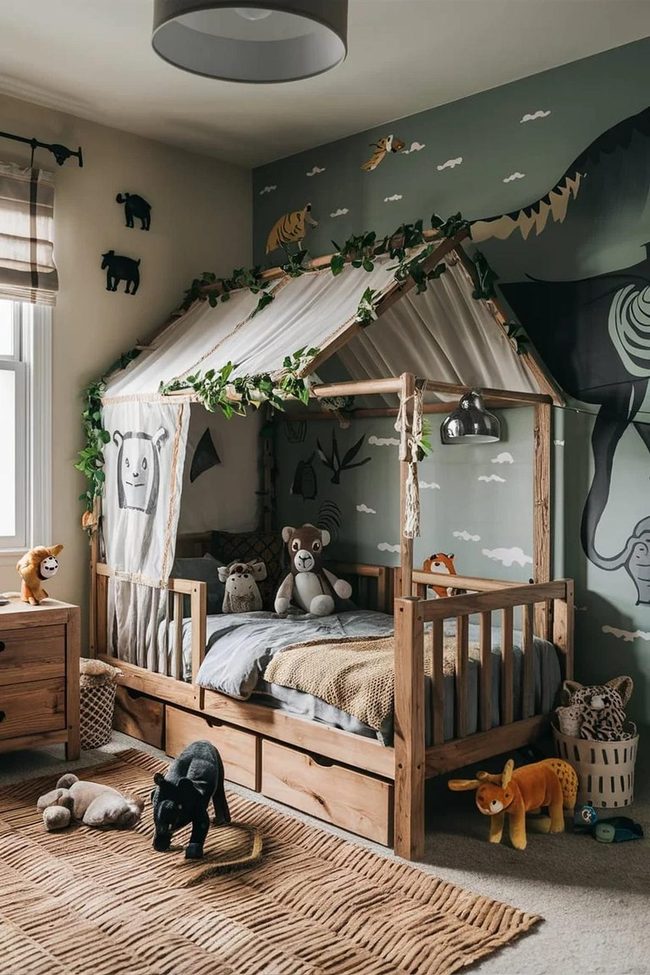 Wild Animals Toddler Private Chamber