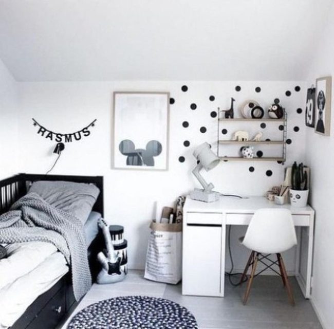 Black Polka Dots On White Walls
