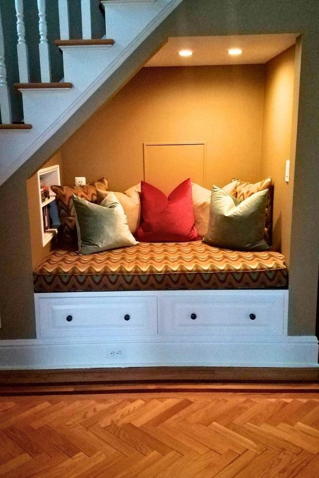 Patterned Cushion Reading Nook