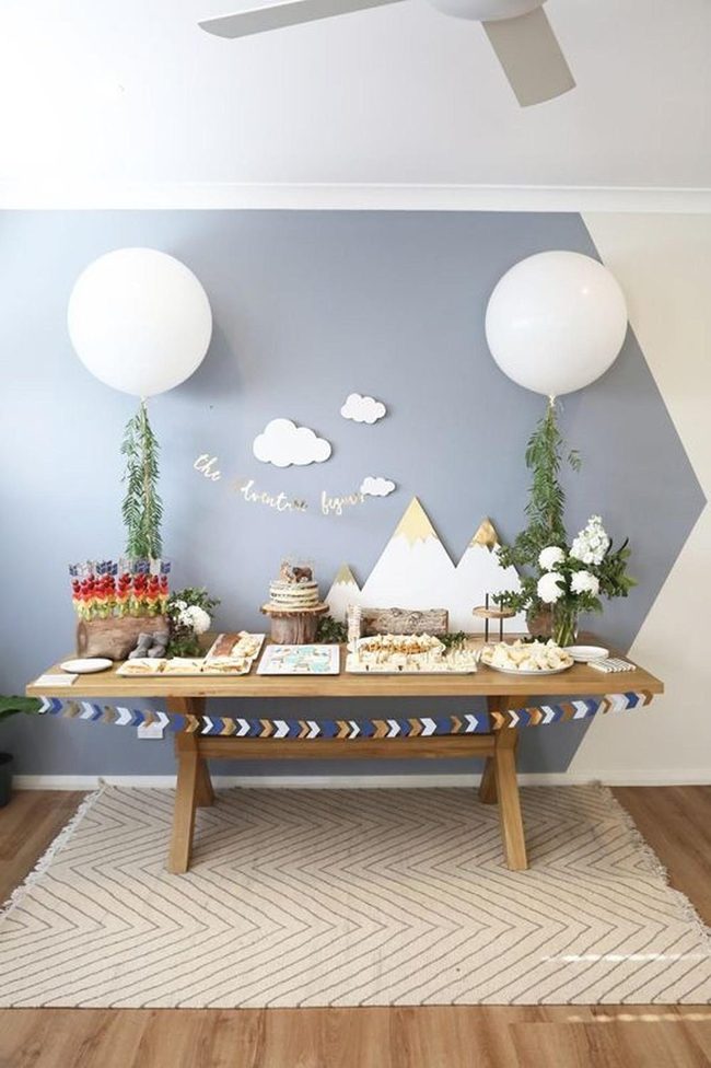 Green Leaf Balloons Mountain Backdrop