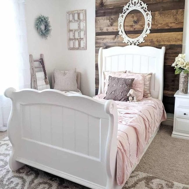 Little Girl'S Floral Farmhouse Bedroom