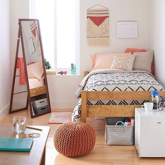 Peach Walls, Wooden Warmth