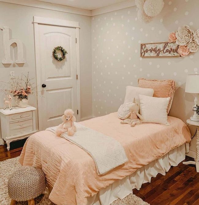 Pink Bed, Soft Textures
