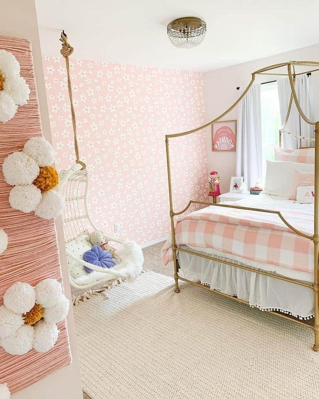 Pink Daisy Dreams with Gold