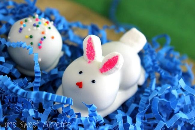 Pink-Eared Bunny Cake Pops