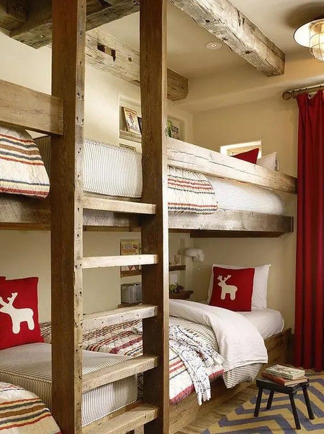 Red Moose Cabin Bunks