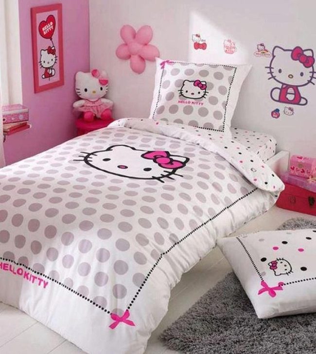 Hello Kitty Pink Polka Dot Bedspread
