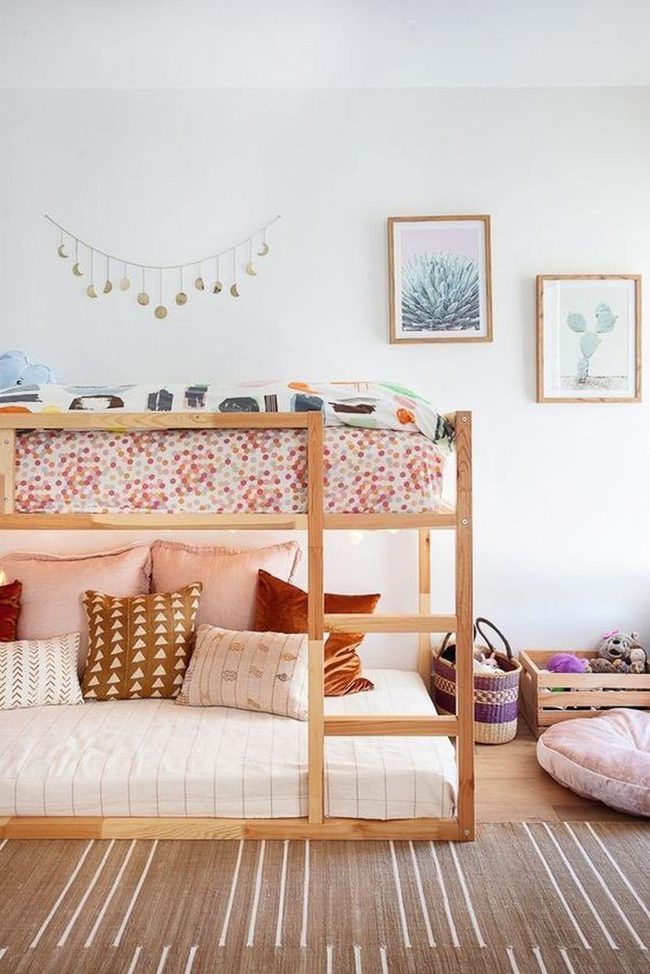 Light Wood Bunk Room, Moon Phases