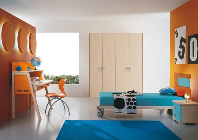 Orange Walls, Blue Bed Statement