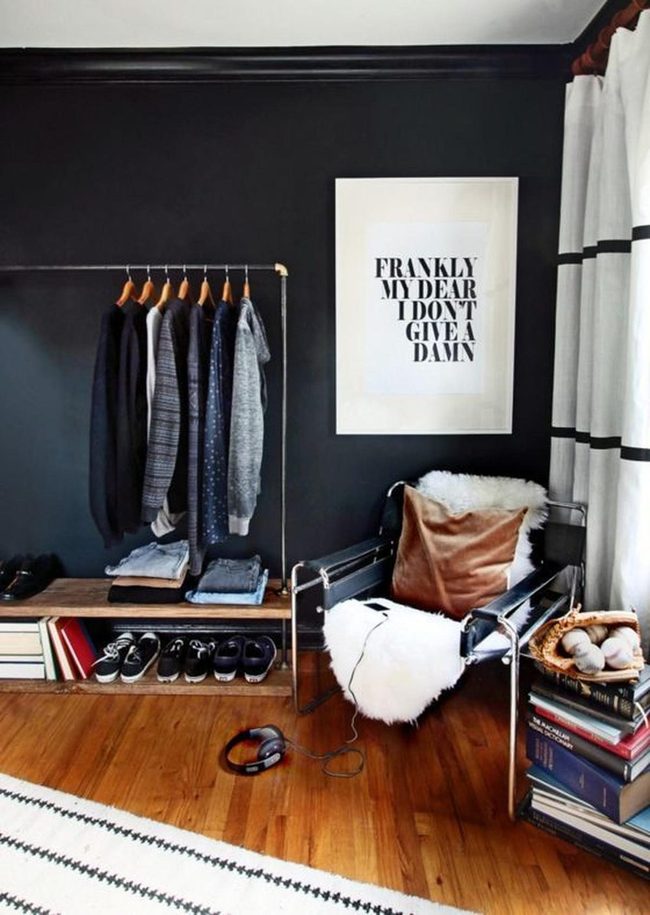 Black Walls Display Fashion