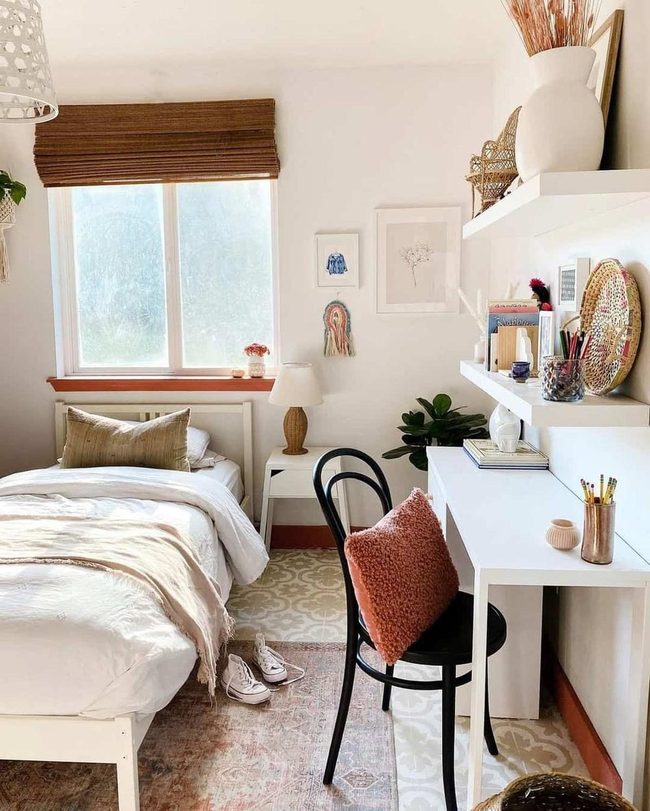 Beige Bedroom With Wicker Baskets