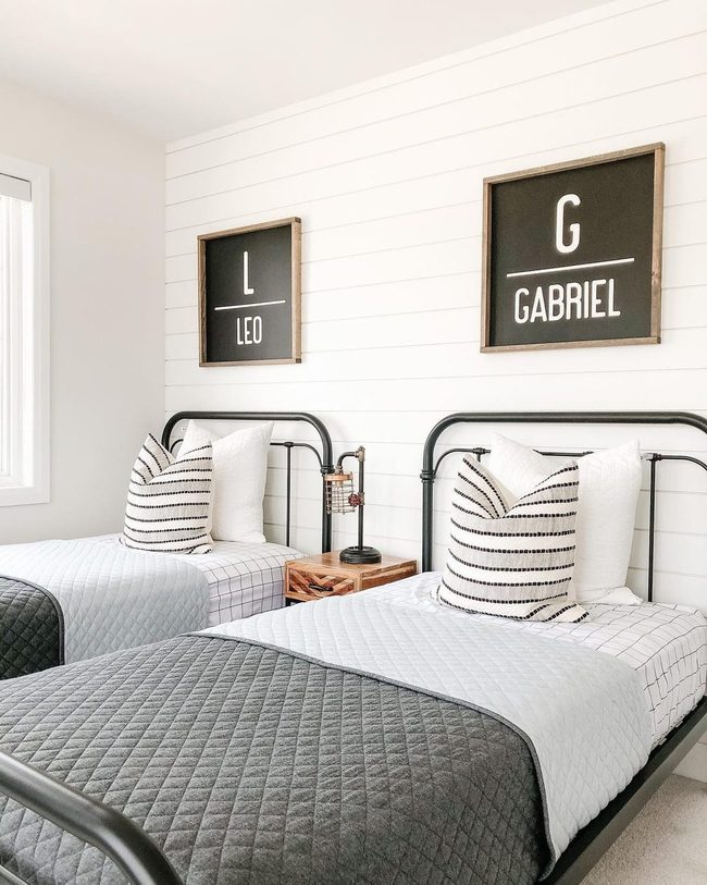 Metallic Twin Beds, Personalized Space