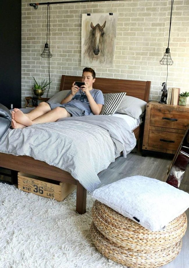 White Brick And Horse Art Bedroom