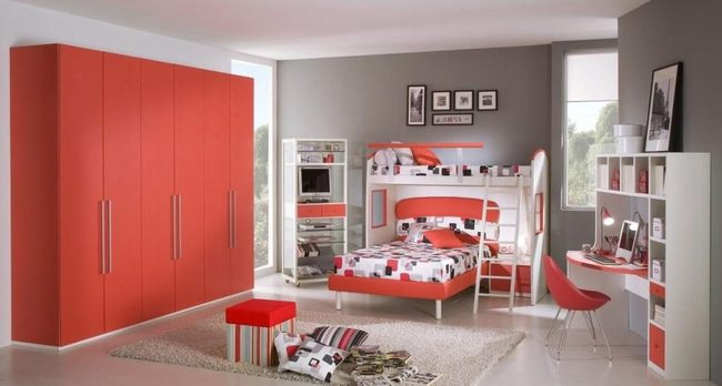 Red And White Bunk Room Energy
