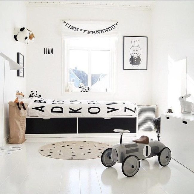 Monochrome Triangles Meet Sunny Playroom