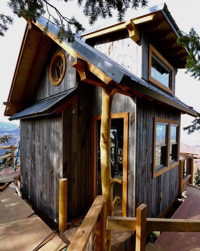 Weathered Wood Treehouse Retreat