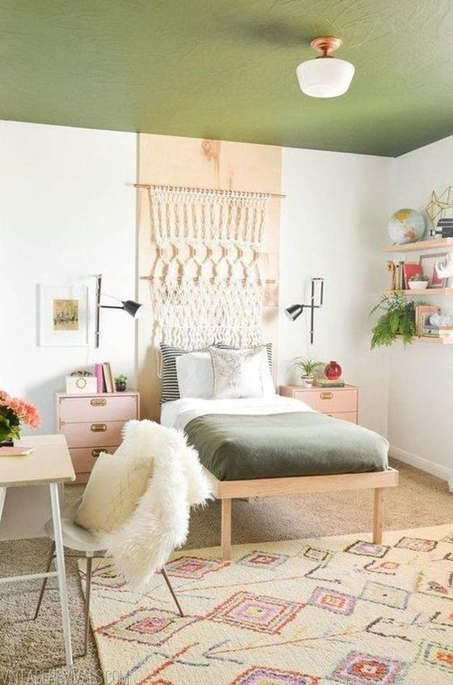 Green Ceiling Bedroom Statement
