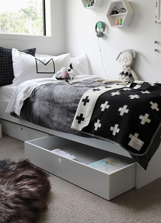 Geometric Black And White Bedroom