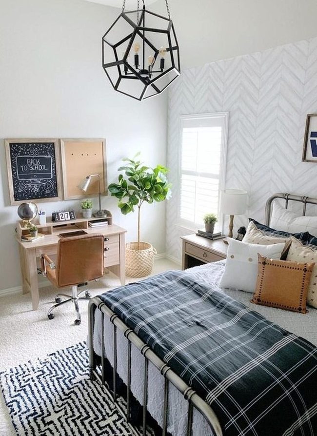 Black Metal Bed, White Canvas