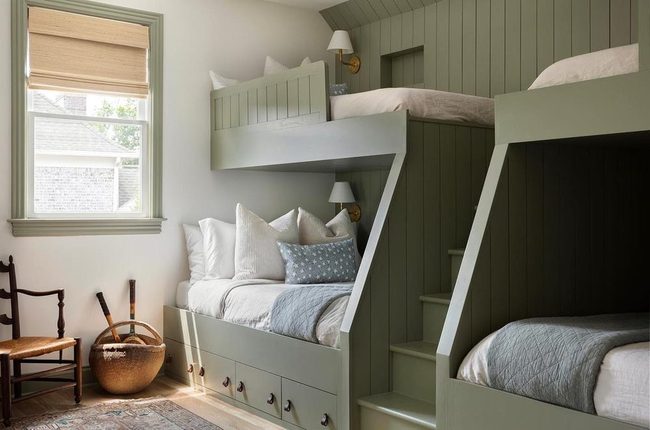 Stacked Greens and Organized Sleeping