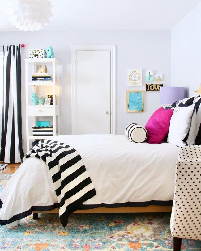 Black Walls Bright Layers