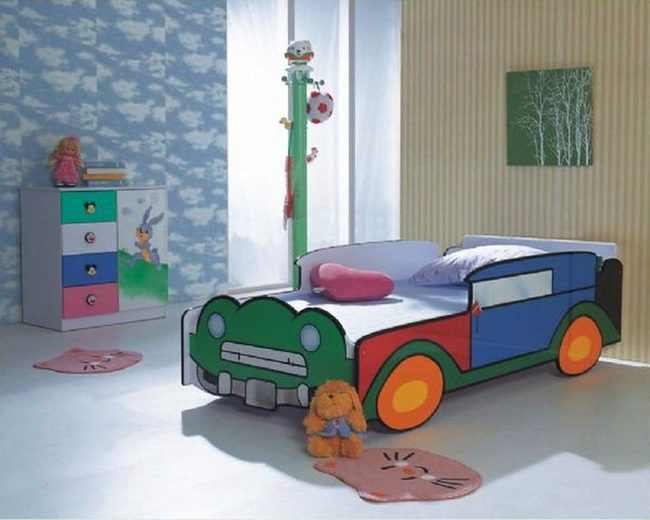 Multicolored Car Bed Dreams
