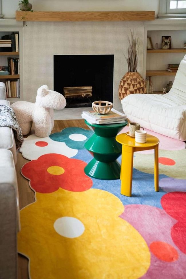Flower-Shaped Rug Burst Colors