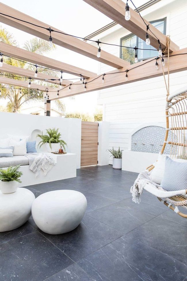 Suspended Porch Chair Statement