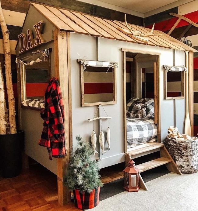 Light Wood Cabin Canopy Bed