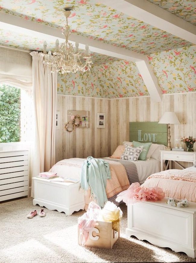 Floral Ceiling With Pastel Beds