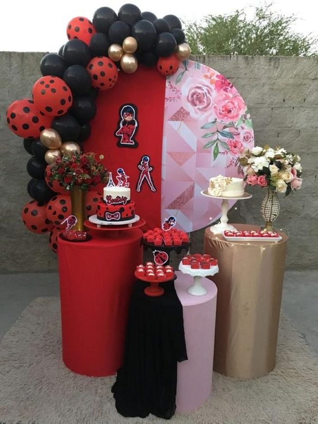 Red And Gold Balloon Drama