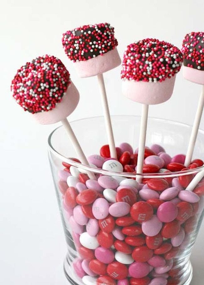 Chocolate-Dipped Marshmallow Hearts